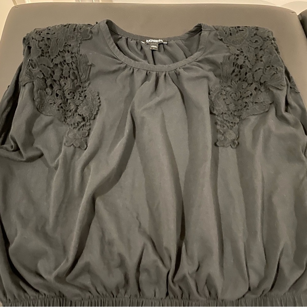 Express Lace Strong Shoulder Crop Top